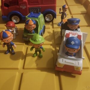 Rescue Vehicle and Figures Set - Multicolor